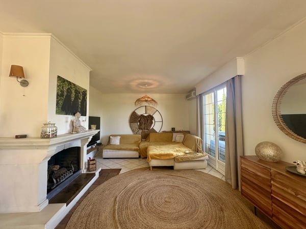 House in Seyches - view 1