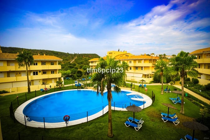 Apartment in La Duquesa - view 1