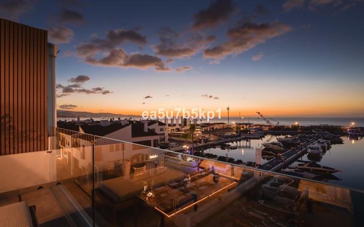 Apartment in Puerto Banus - view 1