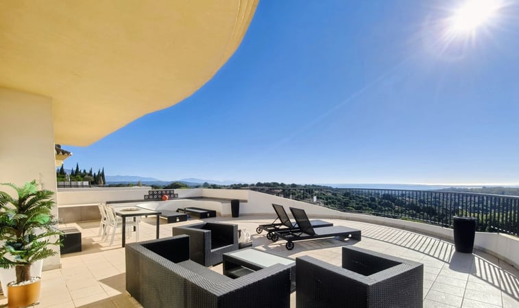 Apartment in Urbanizacion San Roque Club - view 1