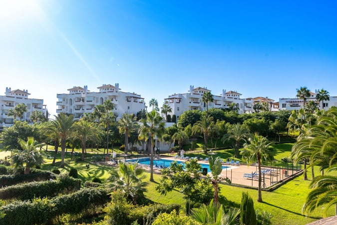Apartment in Estepona - view 1