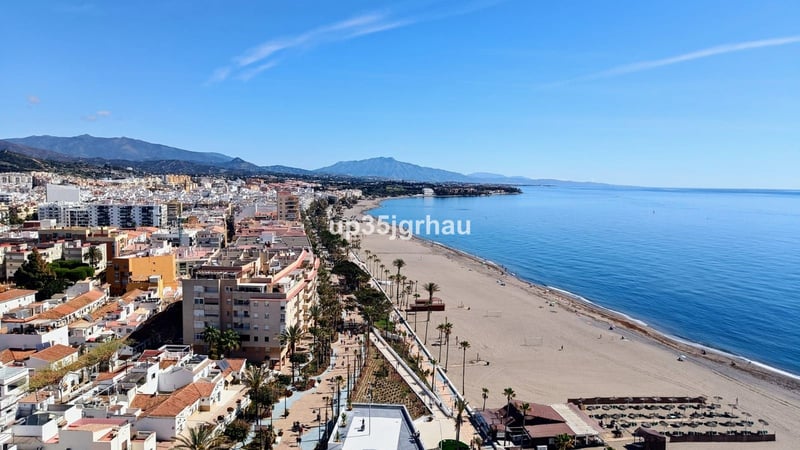 House in Estepona - view 1