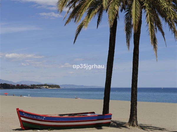 House in Estepona - view 1