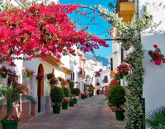 Apartment in Estepona - view 1