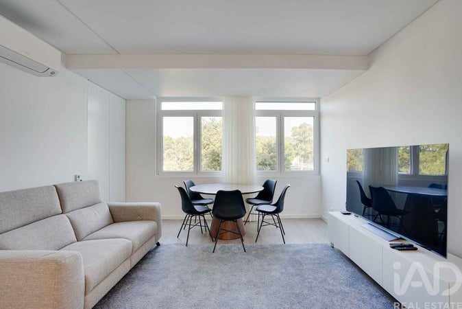 Apartment in Alges - view 1