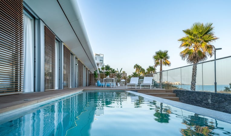 Villa in Estepona - view 1