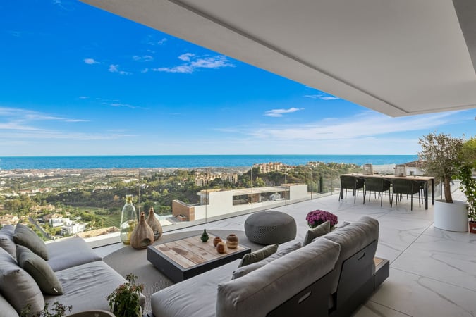 Apartment in Benahavis - view 1