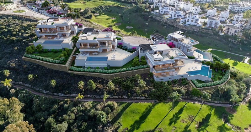 Villa in Estepona - view 1