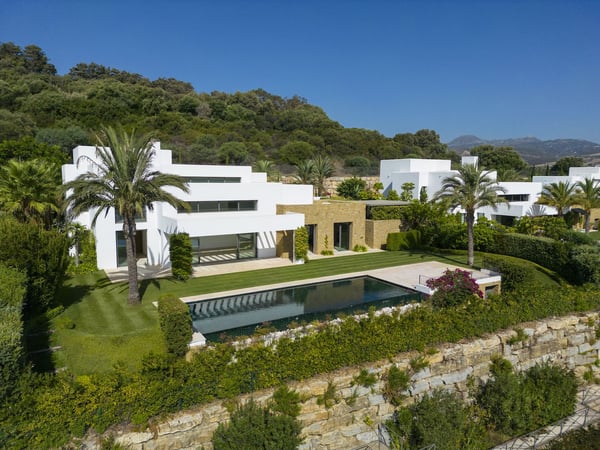 Villa in Casares - view 1