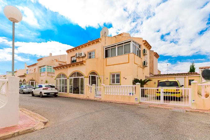 House in La Zenia - view 1