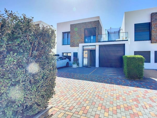 House in Silveira - view 1