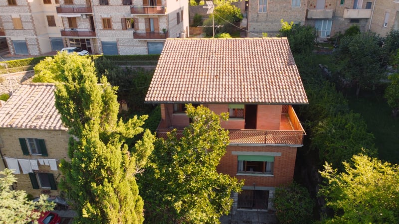 House in Volterra - view 1