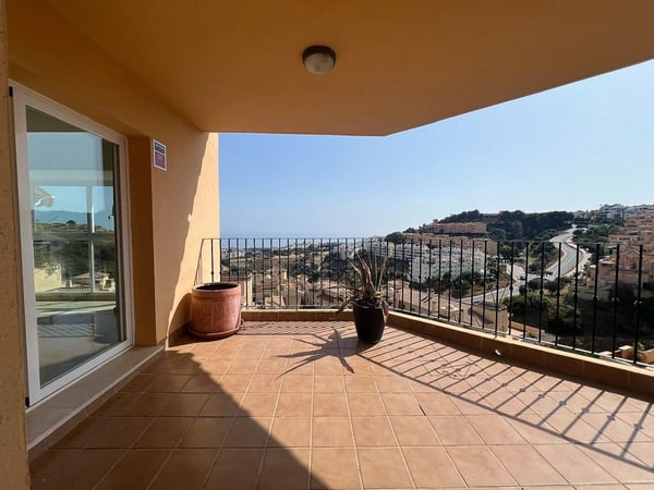 Apartment in Sitio de Calahonda - view 1