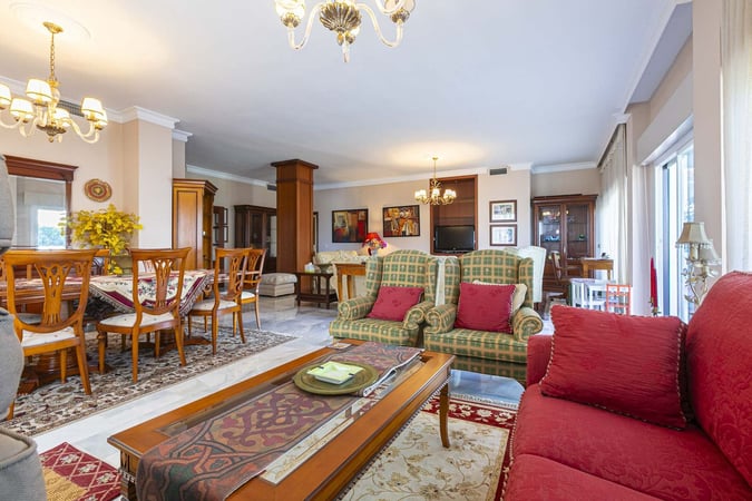 Apartment in Nueva Andalucia - view 1