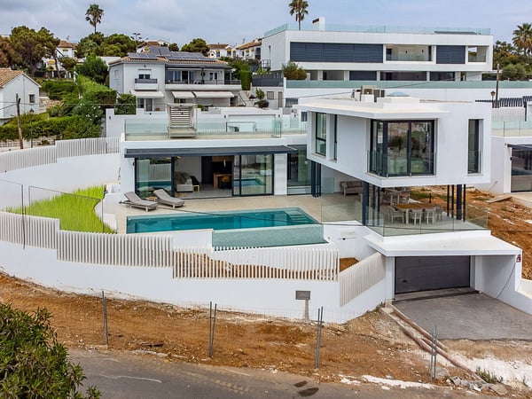 Villa in El Chaparral - view 1