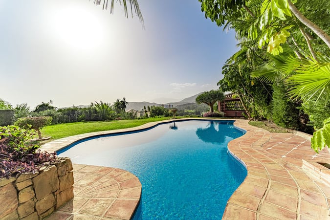 Villa in Benahavis - view 1