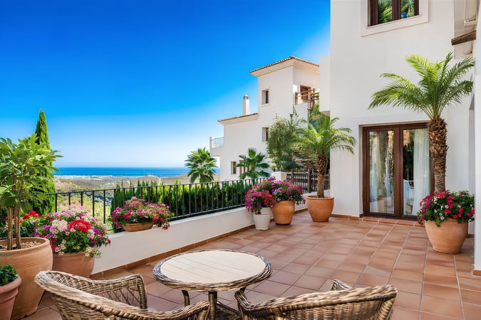 Villa in Benahavis - view 1