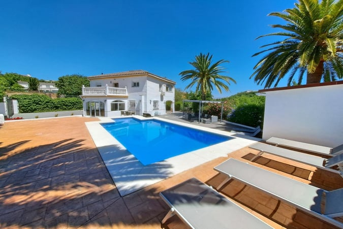 Villa in Coin - view 1