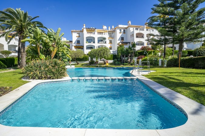 Apartment in Nueva Andalucia - view 1