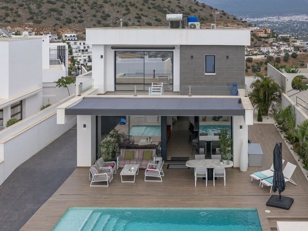 Villa in Coin - view 1