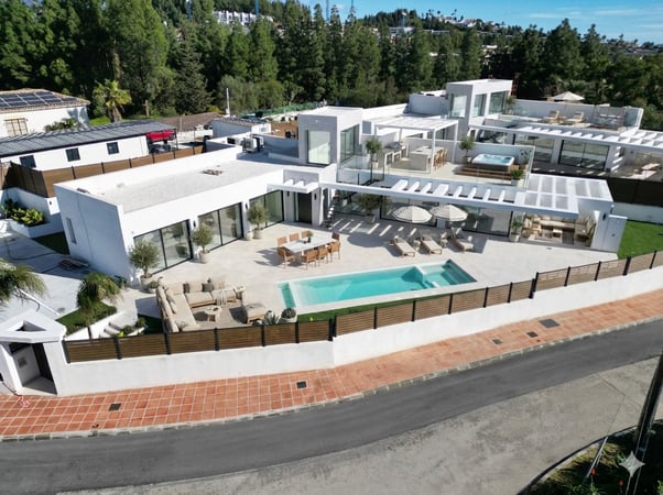 Villa in El Chaparral - view 1