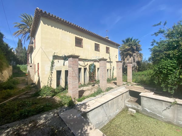 Villa in Nueva Andalucia - view 1