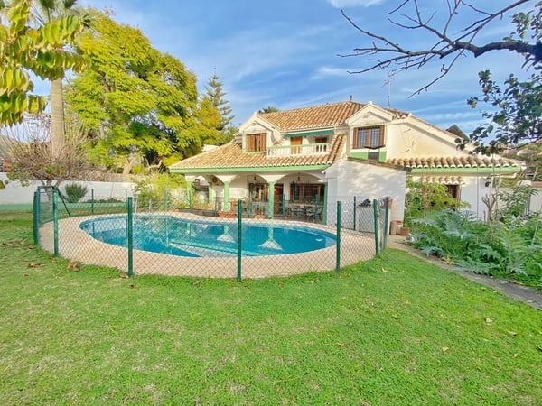 Villa in Marbella - view 1