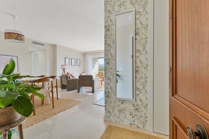 Apartment in Nueva Andalucia - view 1