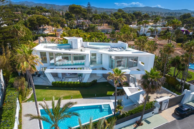 Villa in Marbella - view 1
