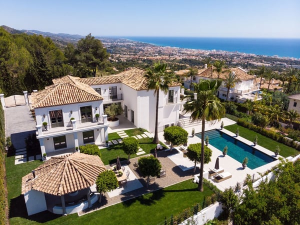 Villa in Marbella - view 1