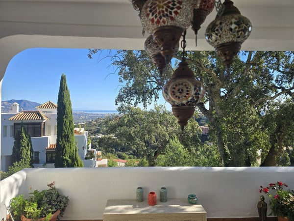 Apartment in La Mairena - view 1