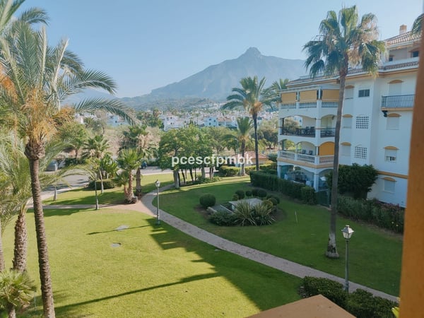 Apartment in Marbella - view 1