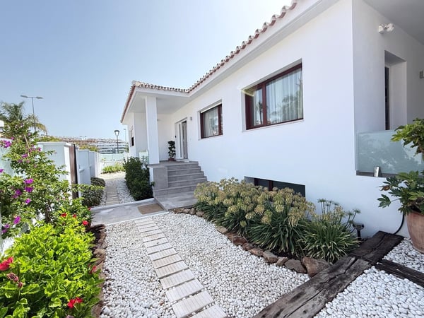 Villa in Calla de Mijas - view 1