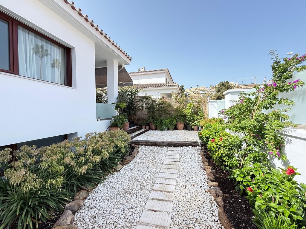 Villa in Calla de Mijas - Image 2