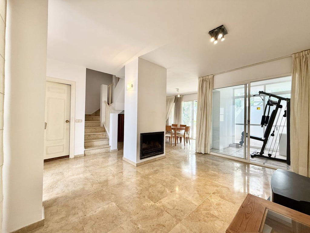 House in Nueva Andalucia - Image 2