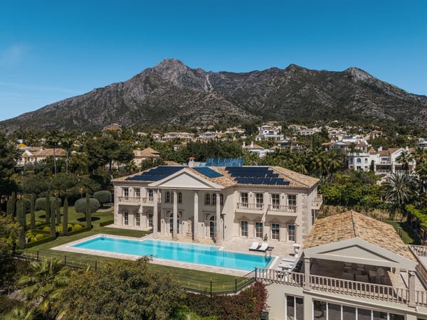 Villa in Marbella - view 1