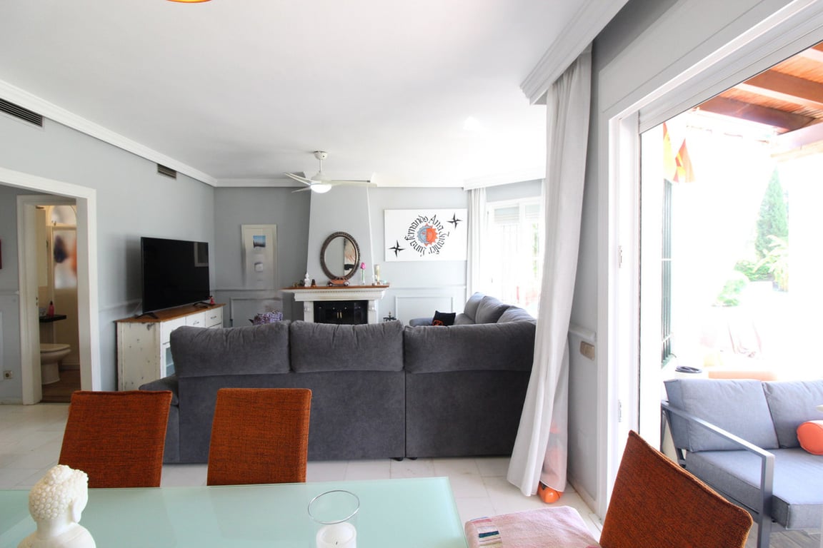 House in Nueva Andalucia - Image 3