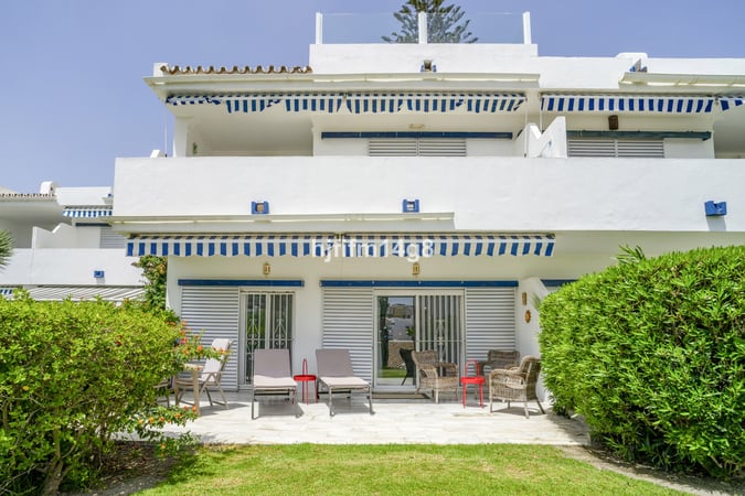 Apartment in Nueva Andalucia - view 1