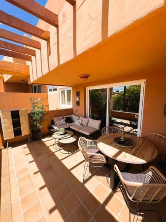 Apartment in Elviria - view 1