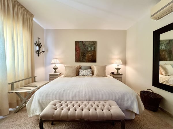 Villa in Elviria - view 1