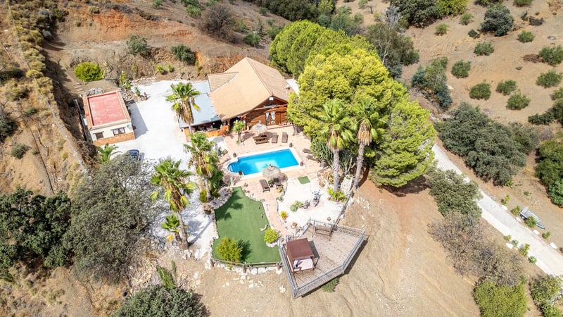 Villa in Alhaurin el Grande - view 1