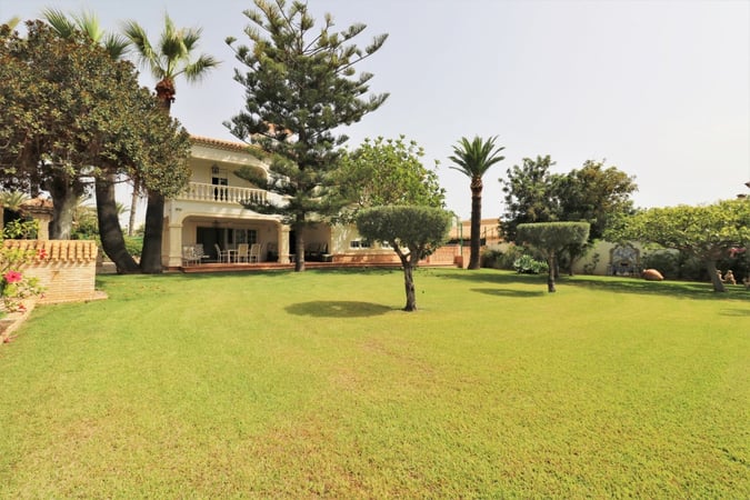 Villa in Cabo Roig - view 1