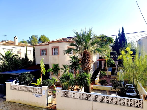 Villa in Villamartin - view 1
