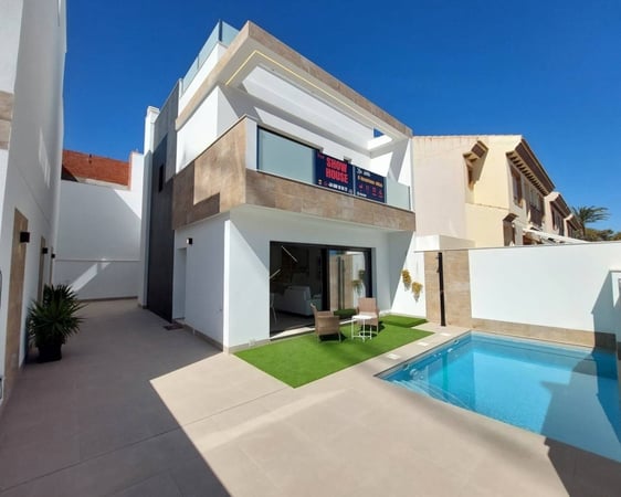 Villa in San Pedro del Pinatar - view 1