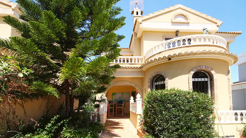 Villa in La Zenia - view 1