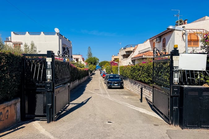 Villa in Casteldaccia - view 1