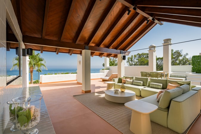 House in Estepona - view 1