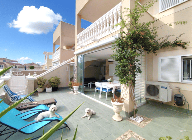 Apartment in Residencia los Altos - view 1