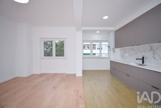 Apartment in Monte Abraao - view 1