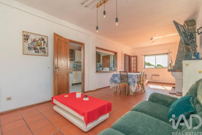 House in Marinha Grande - view 1